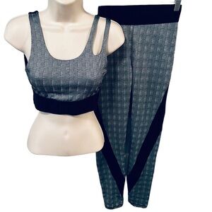 Laverne Cox x Beyoncé's Ivy Park SET sports bra (xs) leggings (small) black wht